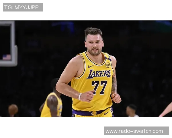 东契奇突施冷箭 超远三分空心入网