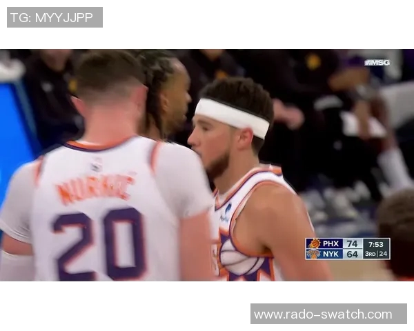 火力全开!布克开季6场比赛有5场砍下30+ 近4战全部30+ 火力全开!布克开季6场比赛有5场砍下30+ 近4战全部30+