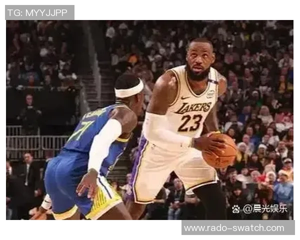 里夫斯上篮不进 詹姆斯跟进打成并加罚 里夫斯上篮不进 詹姆斯跟进打成并加罚